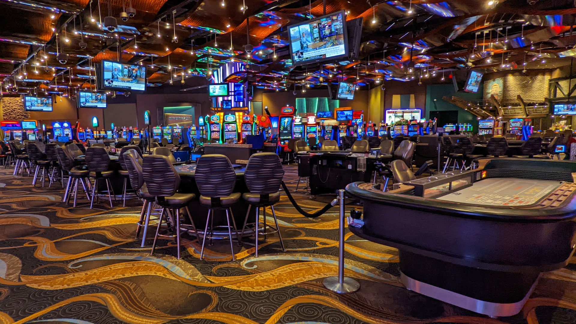 Enjoy Premium Online Slots and Tables at 888 Casino
